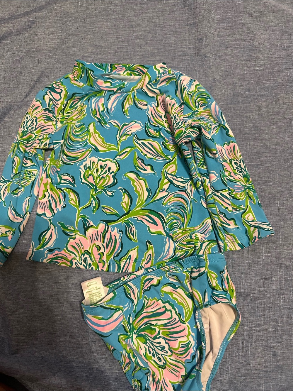 2T Lilly Pulitzer Rashgaurd swim